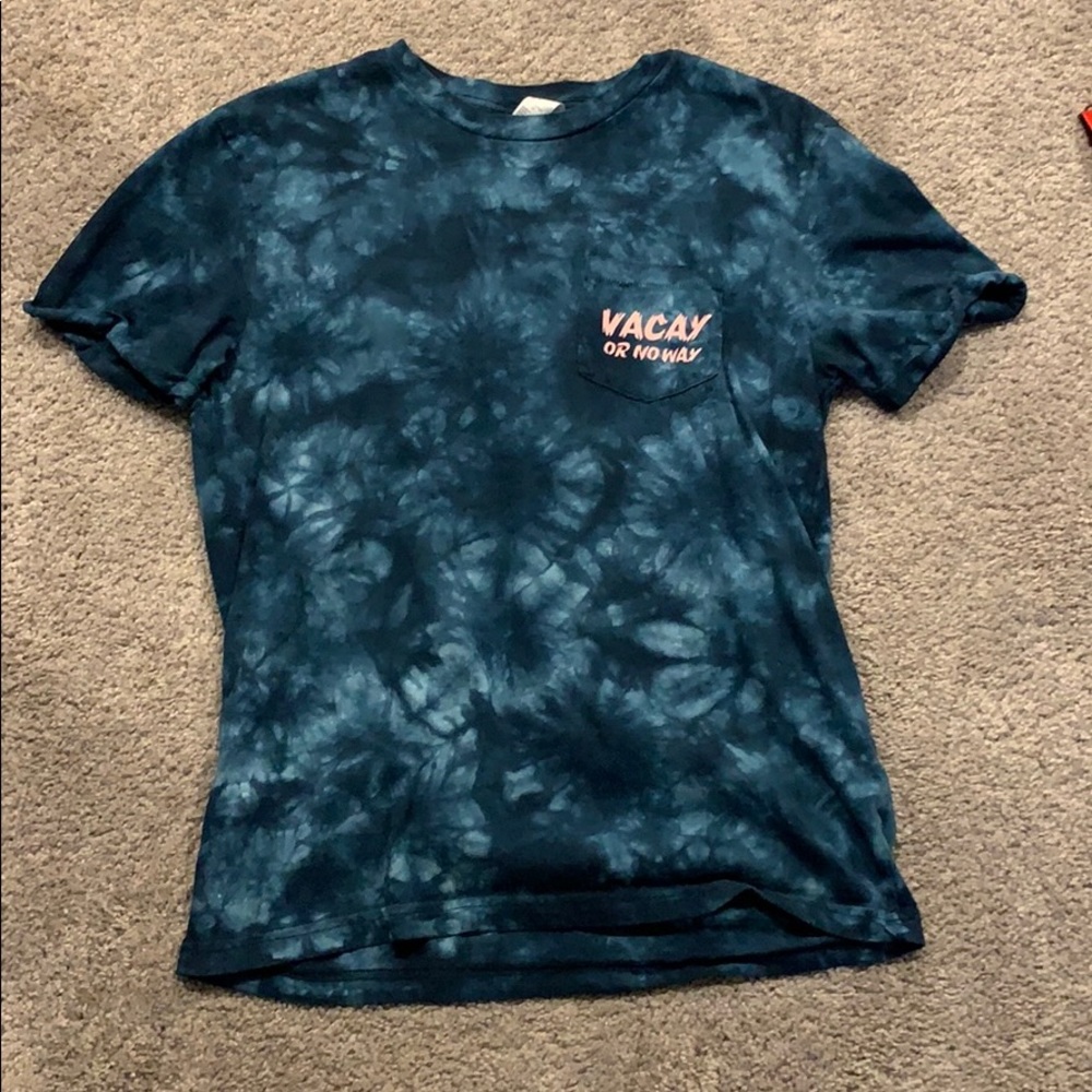 tie die “vacay or no way” t shirt